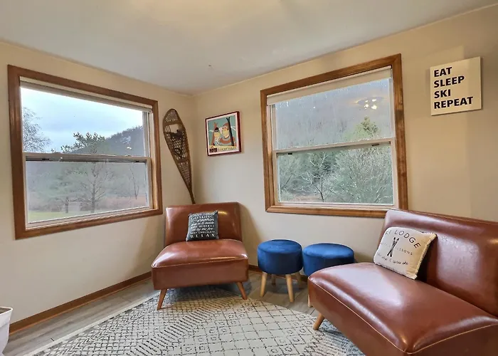 Maples Retreat - 2 Acres - Fireplace