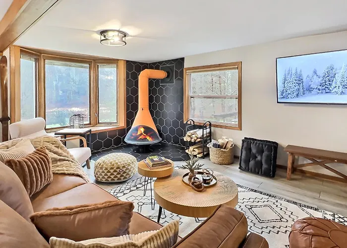 Maples Retreat - 2 Acres - Fireplace