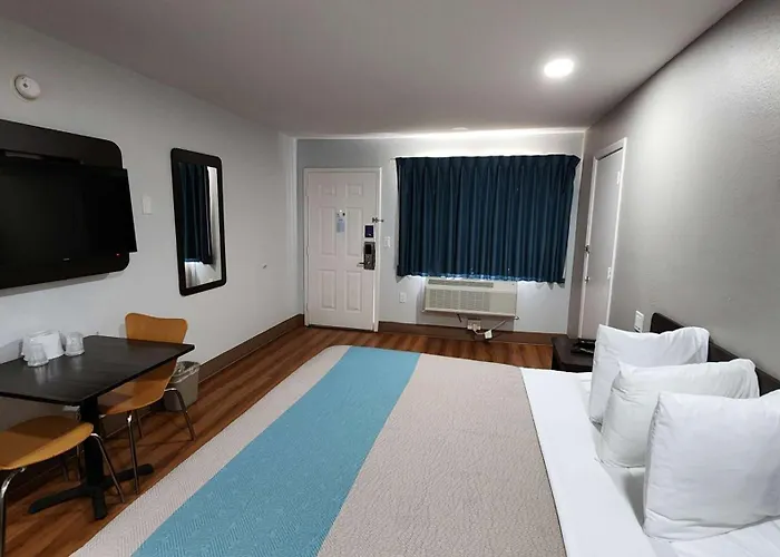 Motel 6-Webster, Tx - Houston - Nasa Lake