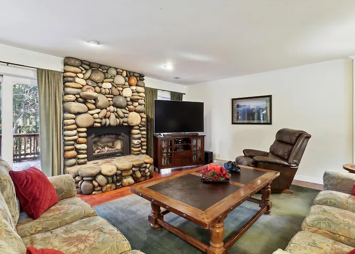 Lake Tahoe Home W/ Hot Tub, Game Room & Sauna!