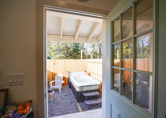Modern Studio In Bend ~ 3 Mi To Sunriver Resort!