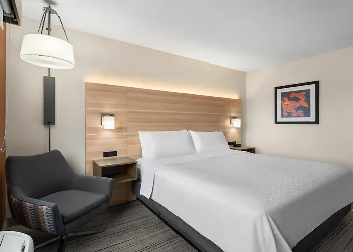 Holiday Inn Express Fort Bragg By Ihg