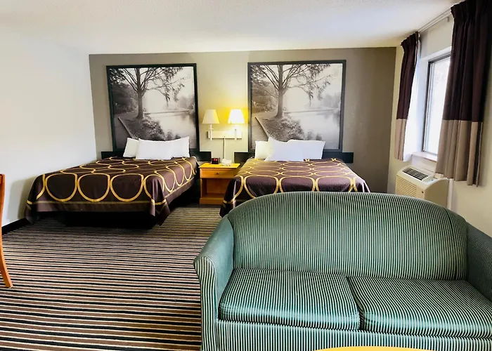 Super 8 By Wyndham Shakopee