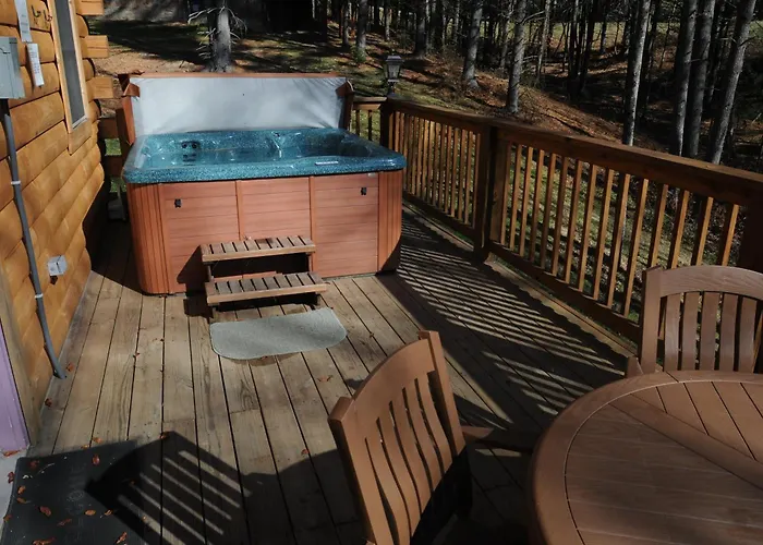 The Cabins At Pine Haven - Beckley