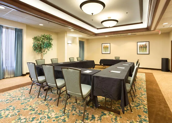 Drury Inn & Suites Birmingham Lakeshore Drive