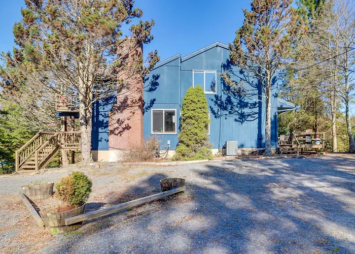 Near Skiing: Lakefront Gem W/ Kayaks In Long Pond