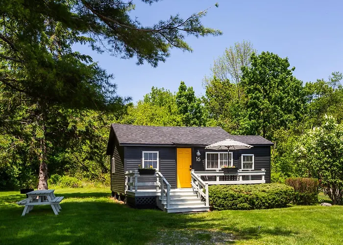 Seascape Motel & Cottages