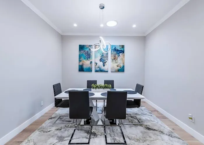 Modern 4Br Upper Unit Private Rooftop 30 Days
