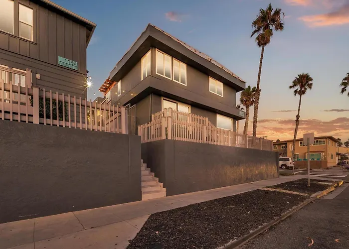 Coastal Comfort | Tower 9 Condo W/ Ocean Views