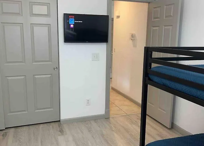 Spacious Getaway! Pool, Spa, Sleeps 9