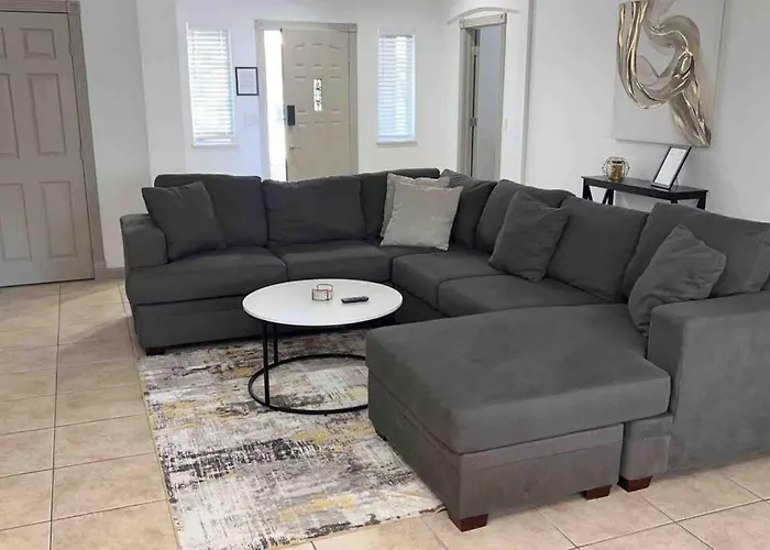 Spacious Getaway! Pool, Spa, Sleeps 9