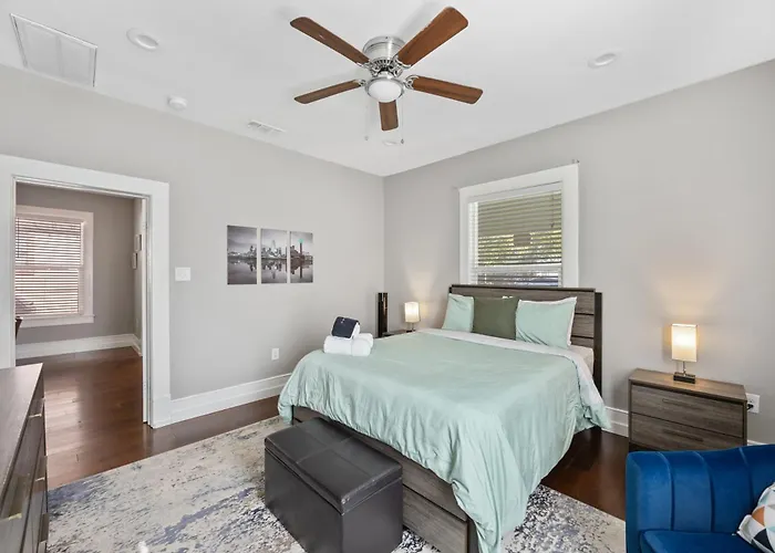 Charming Craftsman Close By Bishop Arts & Downtown
