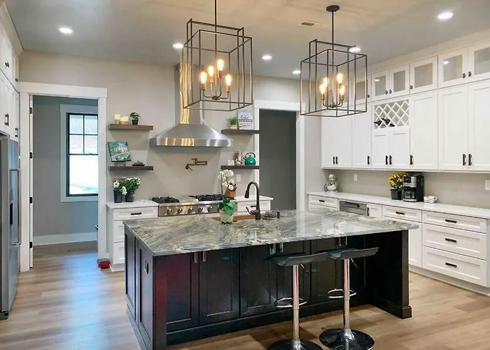 Waterfront 5Bd/5Ba Dock & 9P-Hottub