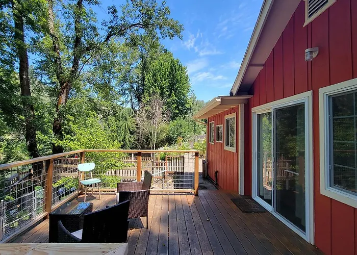 River Views 2 Homes Sleeps 14 Swim Spa
