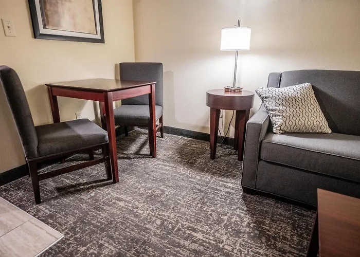 Cobblestone Hotel & Suites - Lamar