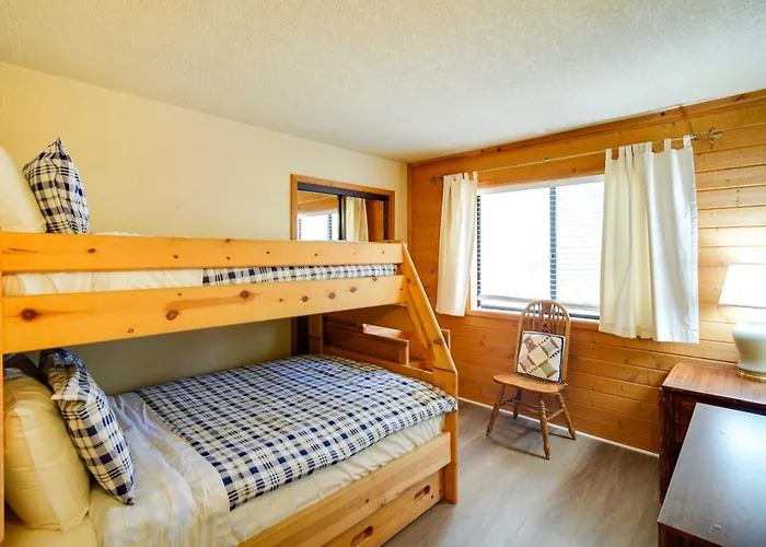 < 3 Mi To Lake: 'Goldilodge' Big Bear Lake Cabin