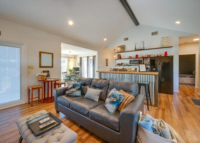 Pottsboro Vacation Rental - Walk To Lake Texoma!
