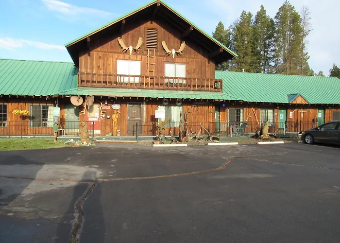 The Woodsman Country Lodge Motel