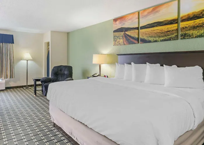 Clarion Pointe Jasper