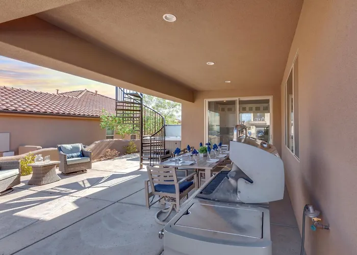 Paradise Village 113: Mountain View Retreat with Water Park and Entertainment