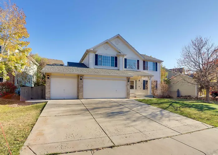 Spacious Thornton Home: 15 Mi To Downtown Denver!