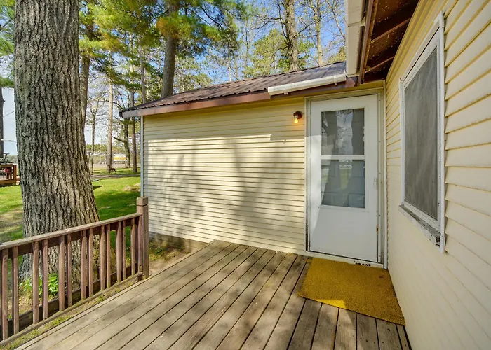 Stone Lake Cabin W/ Private Deck & Fire Pit!