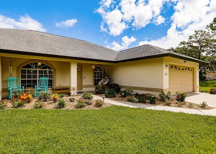 Sunny Oasis Getaway -Heated Pool-Mini Golf-Near Beach