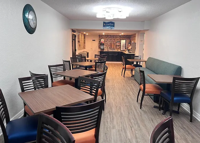 Clarion Pointe Jasper