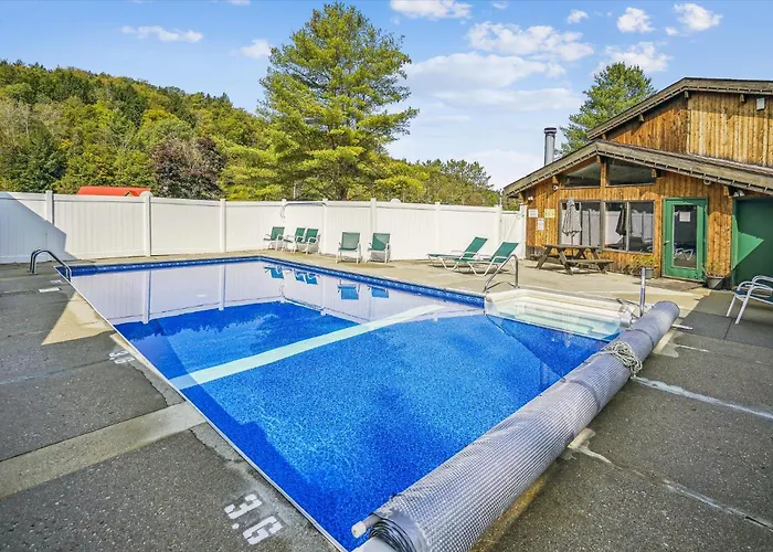 110 Cedarbrook Queen Studio