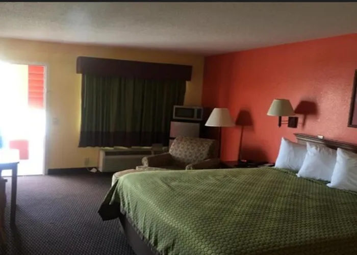 Budget Inn & Suites