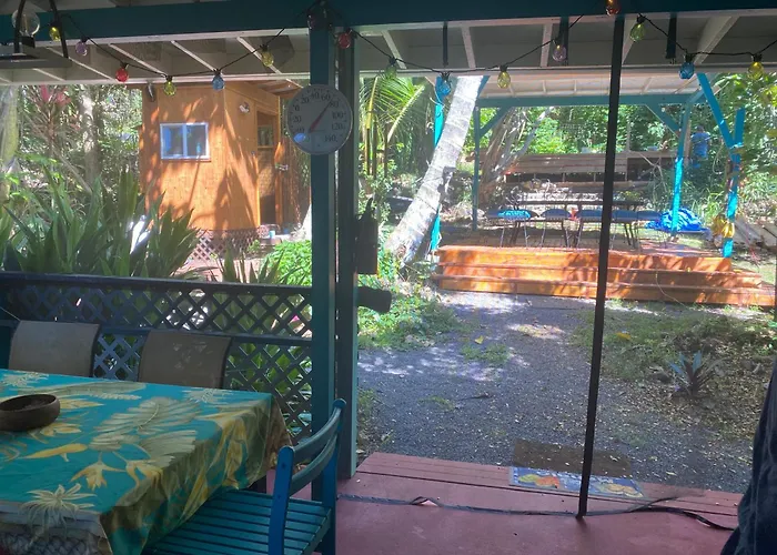 Cozy Jungle Boat Hideaway With Stunning Ocean View