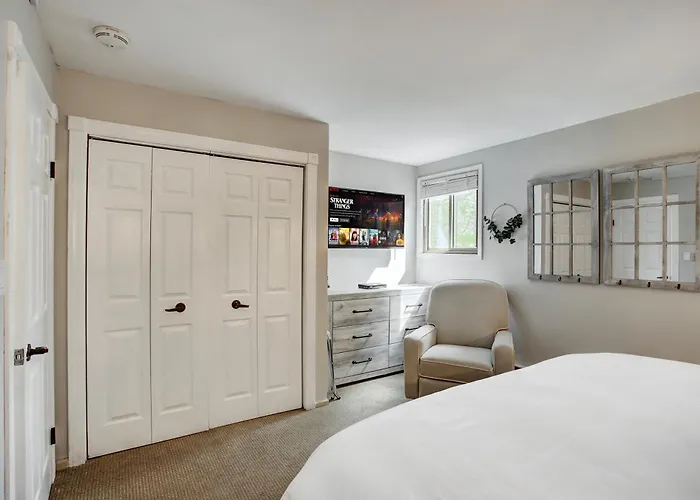 Luxury 2 Bedroom Condo With Pool Hot Tub And Sauna