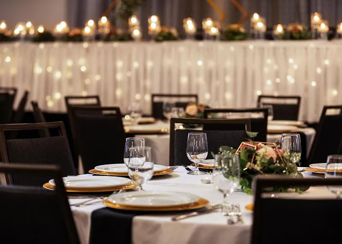 Courtyard Mankato Hotel & Event Center