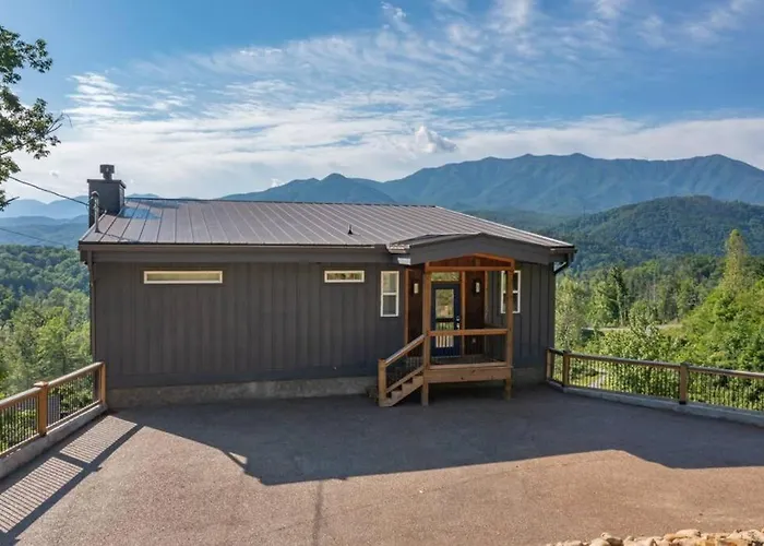 Modern Cabin Near Smoky Mountain National Park
