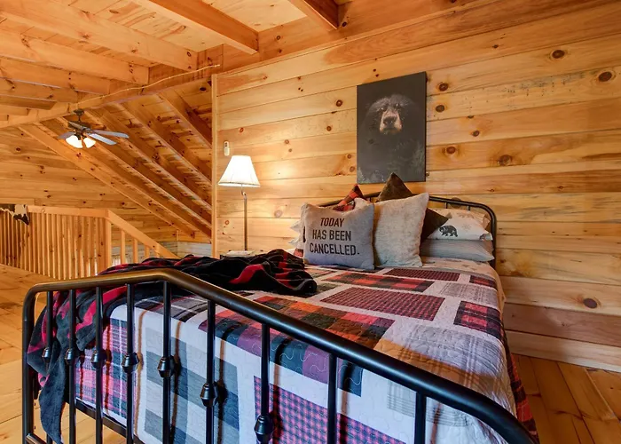 The Willow, Secluded And Cozy Country Cabin
