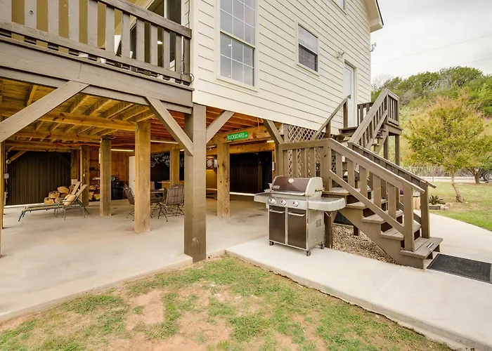 Lake Granbury Fishing Escape W/ Dock & Kayaks!