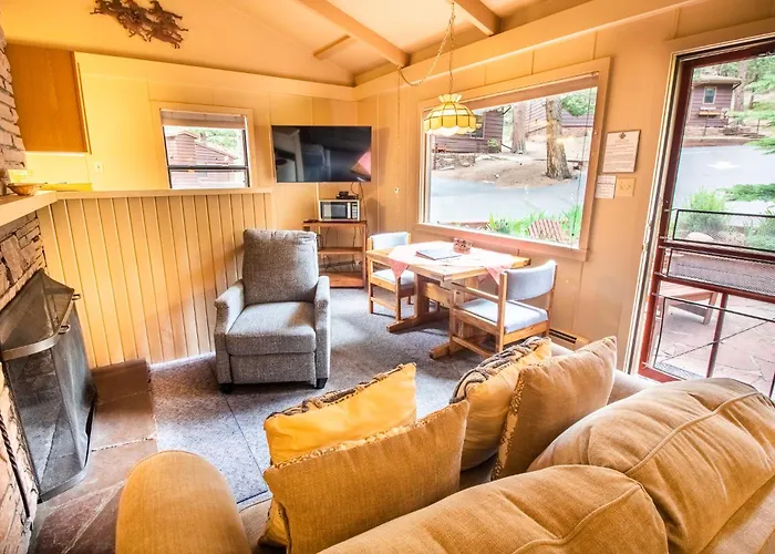 Castle Mountain Lodge