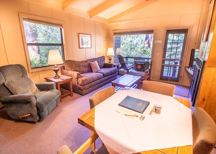 Castle Mountain Lodge