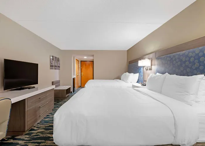 Comfort Inn & Suites Greenville Near East Carolina University