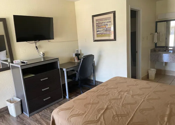 Evergreen Inn And R.V.