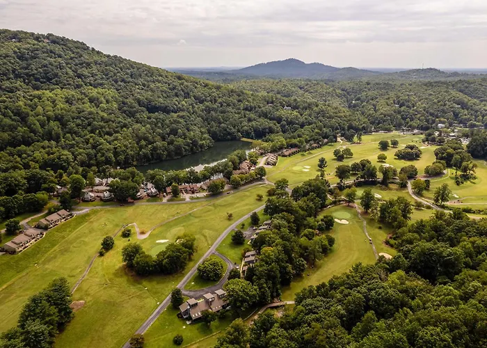 Hike, Golf & Swim! Rumbling Bald Resort Mtn Home