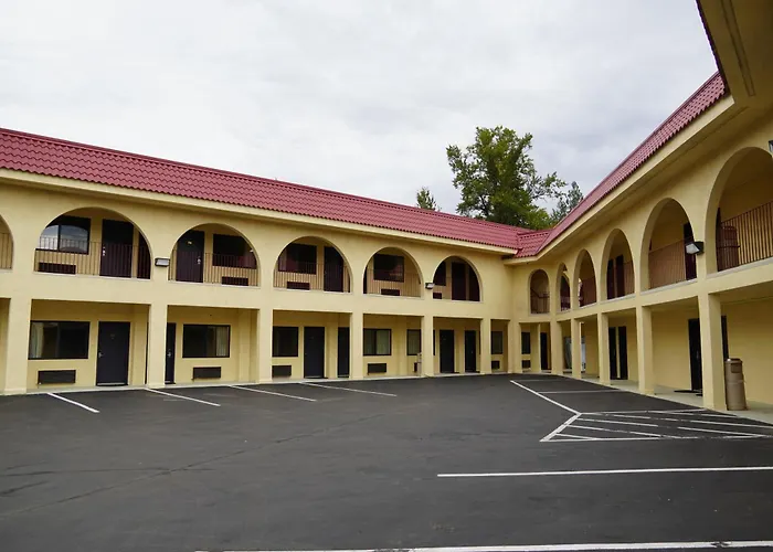 Timberland Inn & Suites