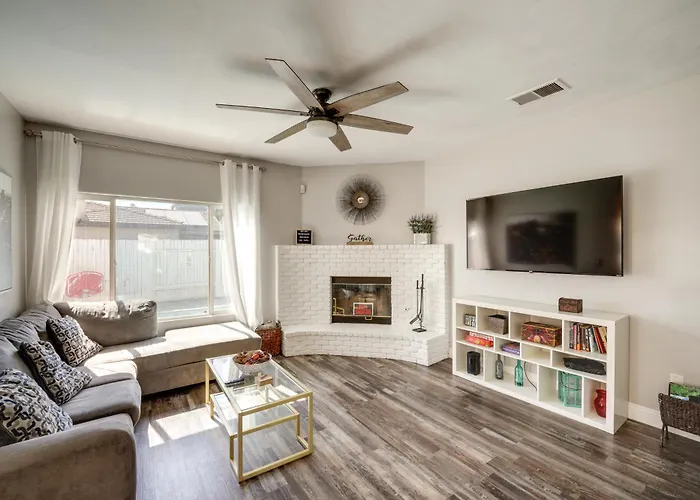 Private Pool & Patio: Pet-Friendly Bakersfield Gem