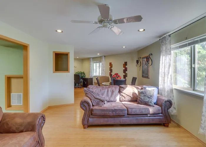 1 Mi To Flathead Lake: Bigfork Village Retreat