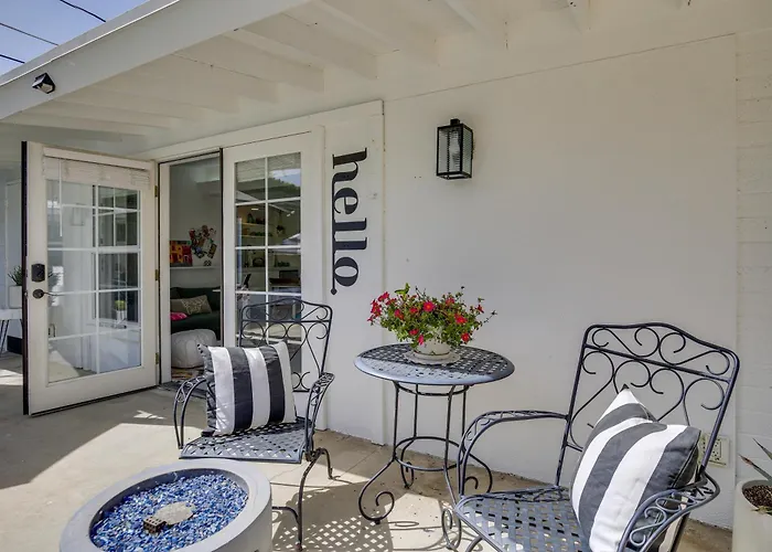 5 Blocks To El Paseo: Palm Desert Casita W/ Pool