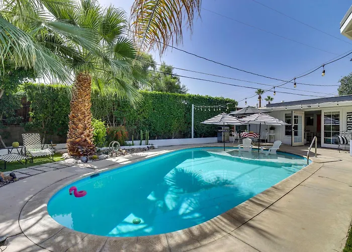 5 Blocks To El Paseo: Palm Desert Casita W/ Pool