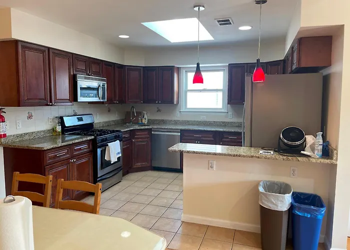 Business Family Friendly Balcony Jacuzzi Free Park