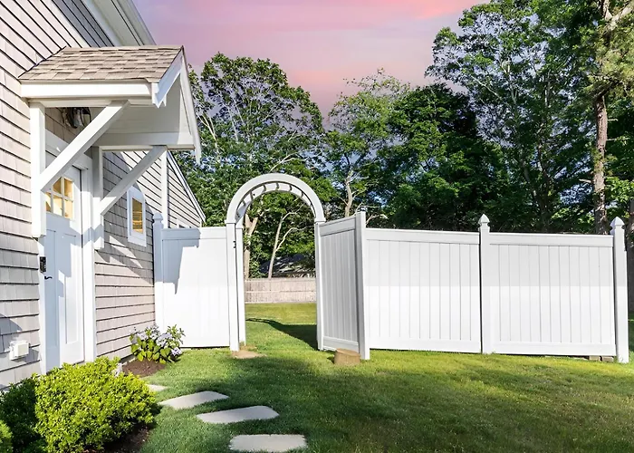 Renovated & Sophisticated Home Near Beach & Shops!