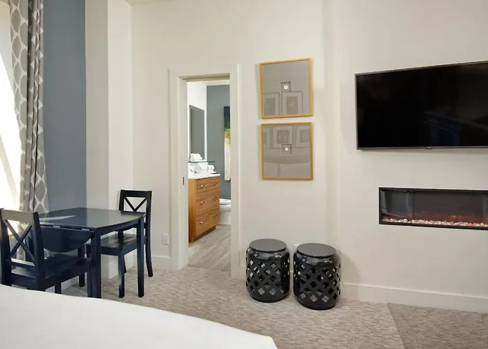 Independence Square 212, Studio With Beautiful Finishes. A+ Location In Downtown Aspen