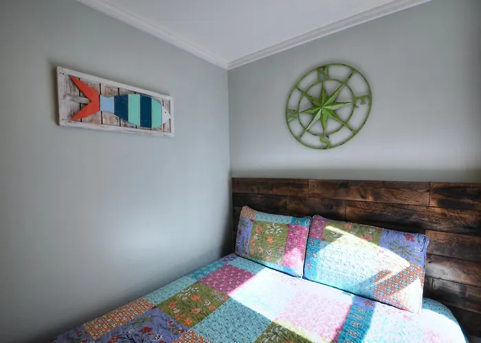 Riverfront Retreat! Water Front And Dog Friendly!
